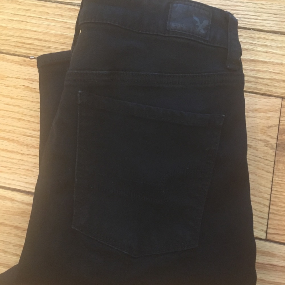 American Eagle hi-rise begging super stretch black denim jeans size 4. EUC
